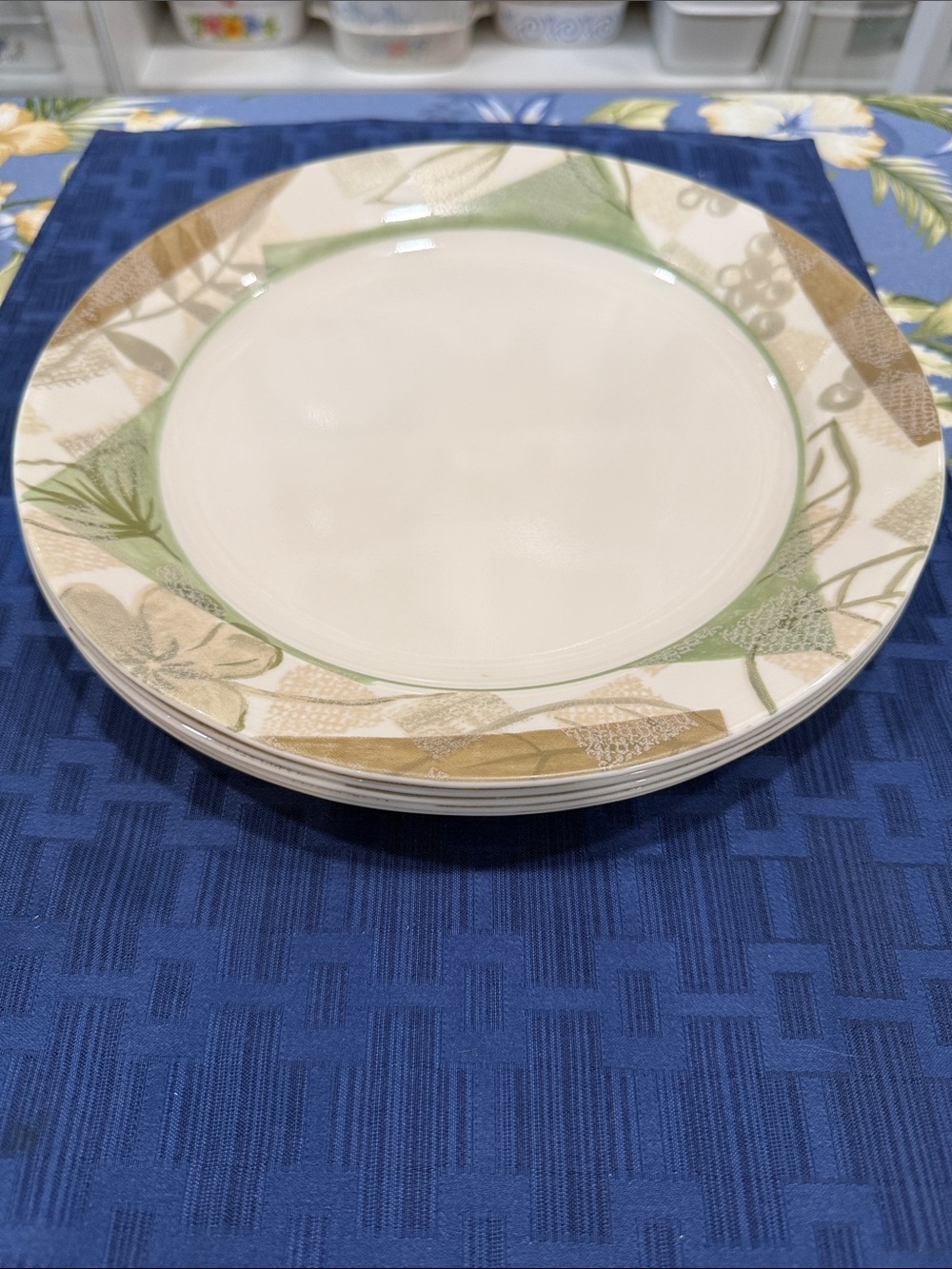 Corelle Vintage Textured Leaves Set of Five 10.25" Dinner Plates